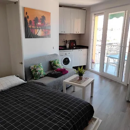 Estudio Recien Reformado En Primera Linea De Playa *
